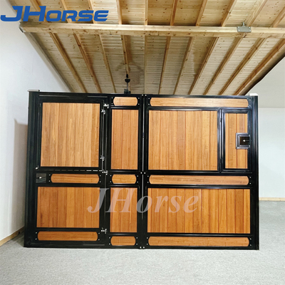 Estábulos provisórios de bambu de aço do cavalo Q235 com altura da janela 2.2m da porta