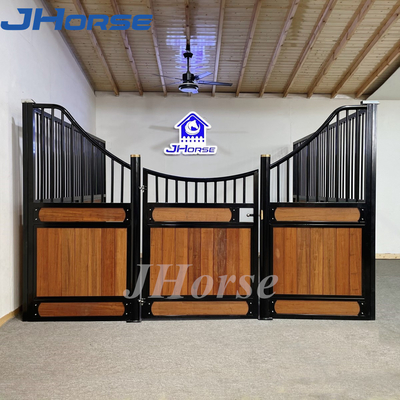 Tendas europeias galvanizadas de bambu luxuosas do cavalo do estilo do pinho 2.5m - 4.0m
