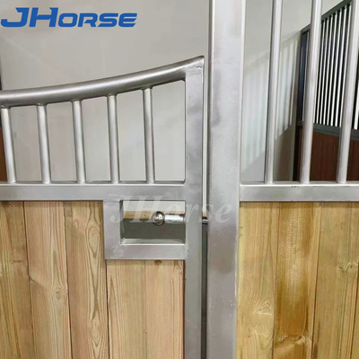 Os tamanhos e a tenda diferentes do cavalo das cores fronteiam 100% borrachas recicláveis