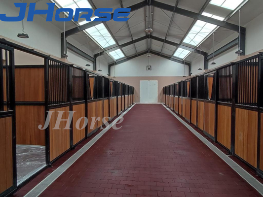 A tenda de Front Dividers Custom Wood Horse fronteia todo o tipo disponível