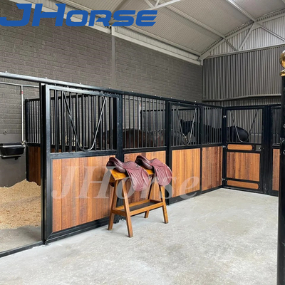Pulverize tendas europeias internas do cavalo do revestimento 2.5m-4.0m com Front Sliding Doors