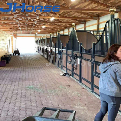 O estábulo resistente alto do cavalo almofada partes dianteiras da tenda do cavalo com tubos de aço mais ventilação