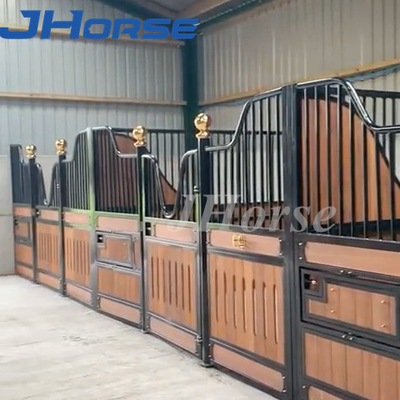 Painéis estáveis da tenda do cavalo pré-fabricado interno luxuoso do alto densidade