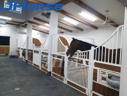 O estábulo resistente alto do cavalo Q195 fronteia a tenda europeia do cavalo com tubos de aço