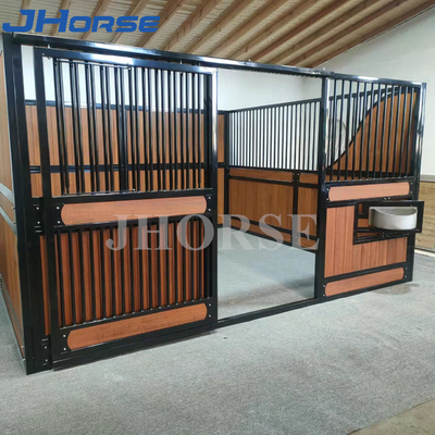 O estábulo luxuoso do cavalo do estilo do projeto popular para a porta de balanço do tamanho de 12ft