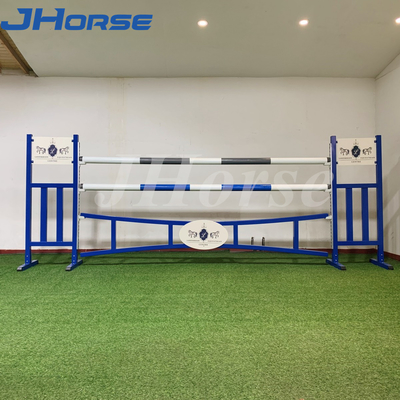 Equipamento de salto equestre resistente e leve