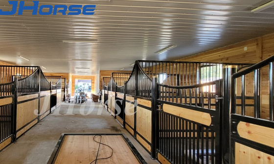 Caixa estável de cavalo pesado com design seguro e revestimento em pó