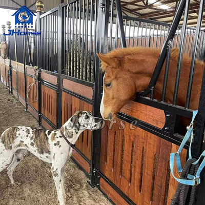 Painéis estáveis para cavalos de trabalho pesado ao ar livre de madeira de pinho personalizada
