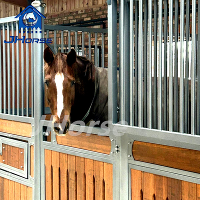 Frentes estabilizadas para cavalos europeus painéis de aço madeira resistente a intempéries em pó revestido de galvanizado