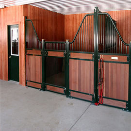 Projeto estável das partes dianteiras da tenda do metal do cavalo de aço galvanizado e portátil com porta