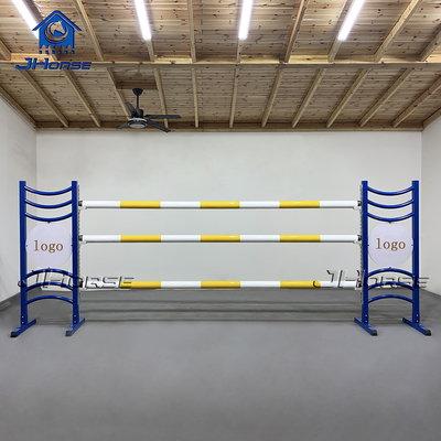 Satisfação do cliente Equipamento de salto de cavalo com excelente atendimento ao cliente Madeira