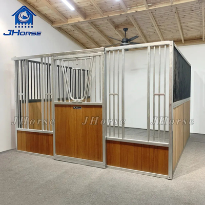 Equipamento de fazenda de cavalos Alta resistência de bambu Cabalo Frentes estáveis Antinsectos Cabalo painéis de estande com porta deslizante