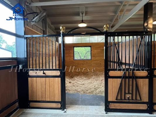Baias de cavalo sólidas de 12 pés, estábulos de cavalos, painéis frontais com madeira de bambu e porta de correr