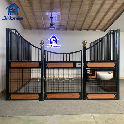 3.5x2.2m European Horse Stalls With Feeder Breathable And Safe Customizable Horse Equipment
